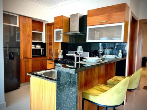 SuiteDeluxe 1 bdr Ocean View, Pool, Saune, GYM apt i 14